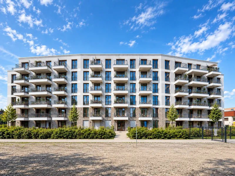 Moderne 2-Zimmerwohnung mit riesiger Terrasse & Einbauküche — photo 1